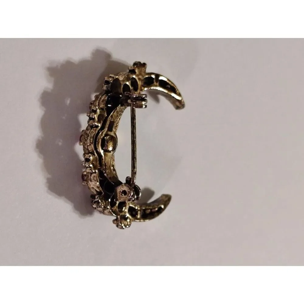 VTG Victorian Style Ornate Gold Tone Red Glass Cabochons Crescent Moon Brooch